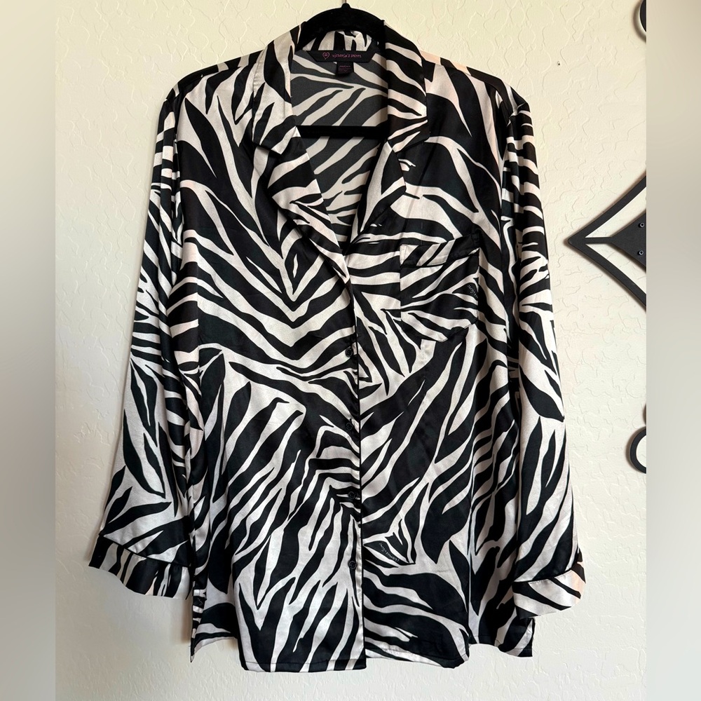 VICTORIA’S SECRET Vintage Zebra Print PJ Sleep Top - Medium